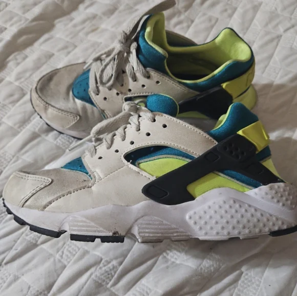 Youth Nike Huarache shoes - Picture 1 of 2